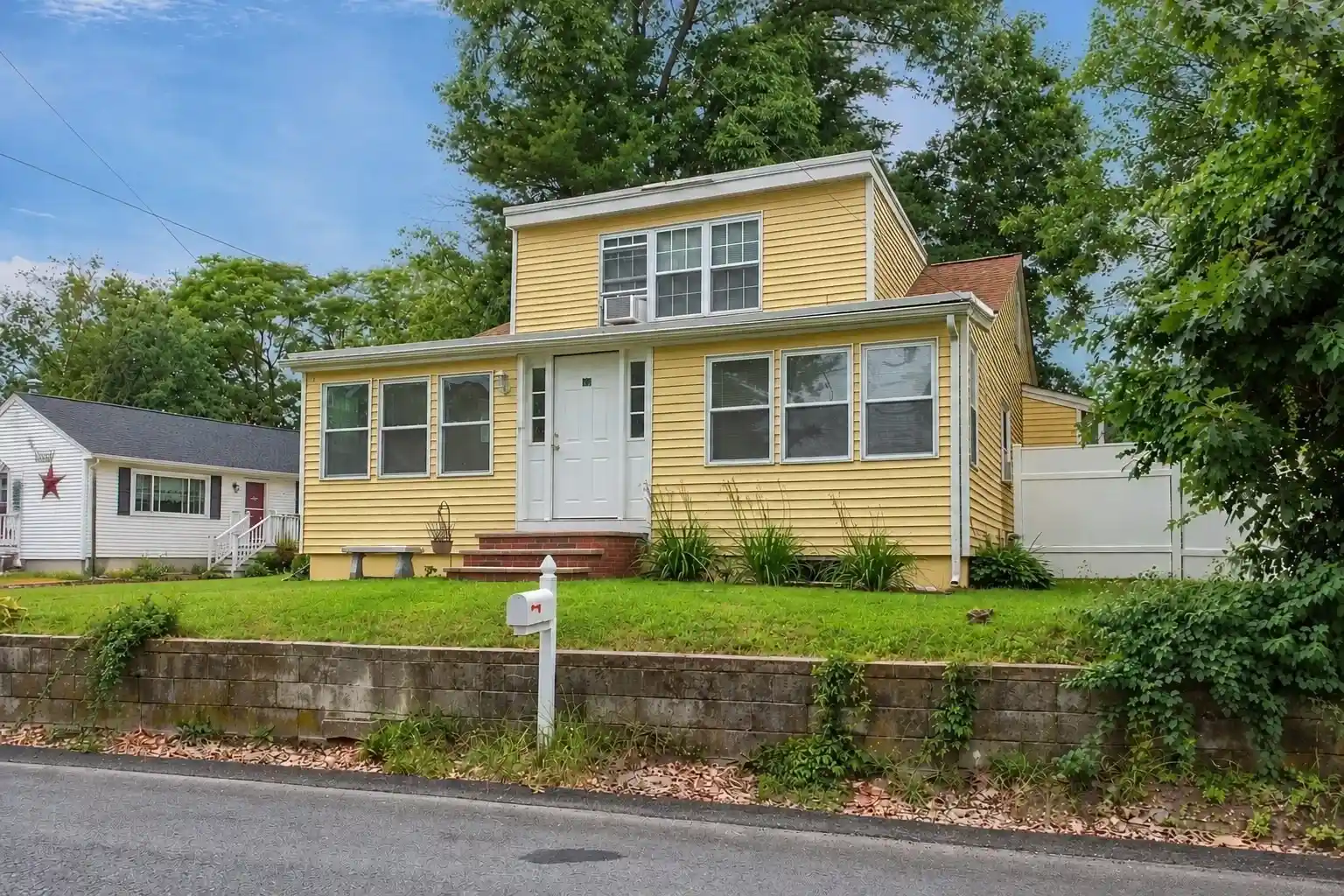 Single family home for sale at 100 Mascuppic Trl, Tyngsboro, MA 01879 | MLS# 73593003