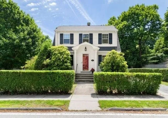 3rd image of 124 Orchard Street, Belmont, MA 02478 | MLS# 73533754