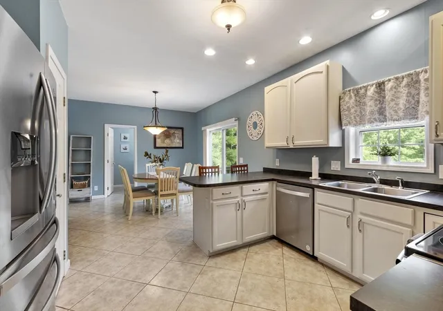 2nd image of 677 Franklin Rd, Fitchburg, MA 01420 | MLS# 73560548