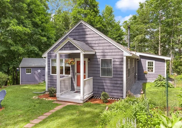 4th image of 203 W Plain St, Wayland, MA 01778 | MLS# 73536759