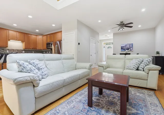 5th image of 12 Minuteman Lane #6, Westford, MA 01886 | MLS# 73549432