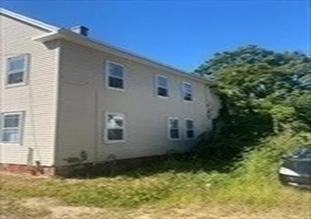 4th image of 120-r N St, Ware, MA 01082