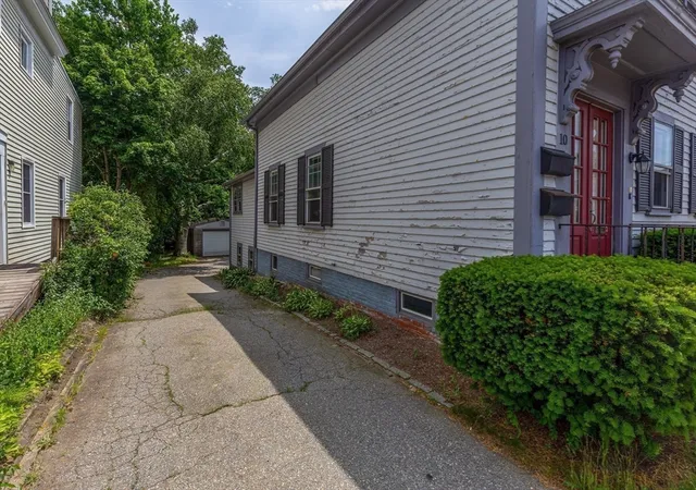 Listing Photo 4 - Condo for sale in building located at 10 Samoset St, Plymouth, MA 02360