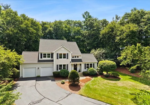 4th image of 100 W Lake Dr, Taunton, MA 02780 | MLS# 73561187