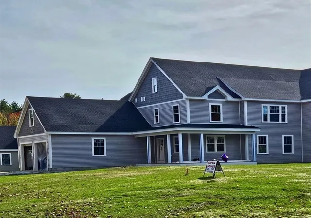 Photo 3 of Sale Pending at 92 Willow St #1, Acton, MA 01720 | MLS# 73387028 | Listing updated on 2026-07-24