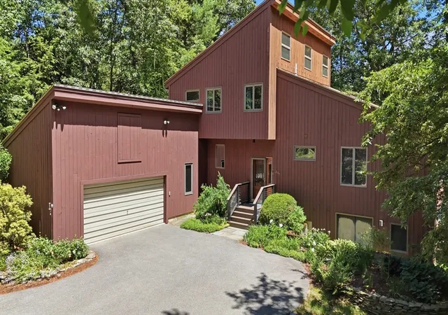 2nd image of 297 Reedy Meadow Rd, Groton, MA 01450 | MLS# 73559152