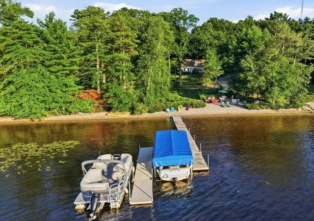 1st image of 205 R Middleboro Rd, East Freetown, MA 02717 | MLS# 73560313