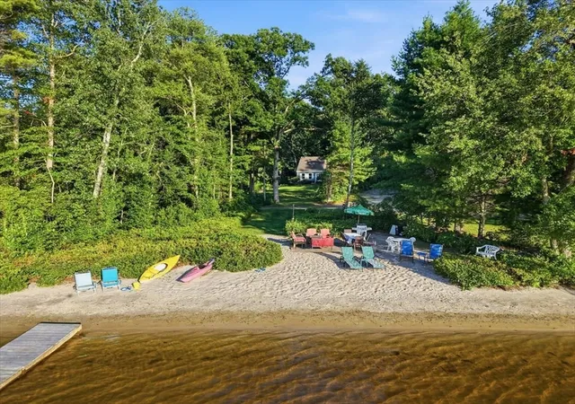 2nd image of 205 R Middleboro Rd, East Freetown, MA 02717 | MLS# 73560313