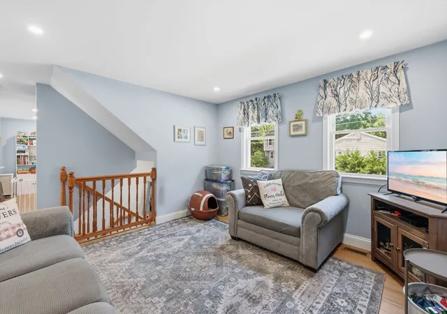 3rd image of 18 Tremont St, Billerica, MA 01821 | MLS# 73544619