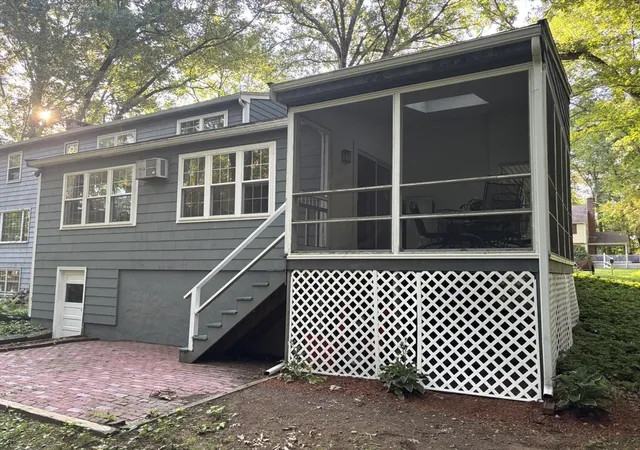 5th image of 67 Glencrest Dr, North Andover, MA 01845 | MLS# 73548533