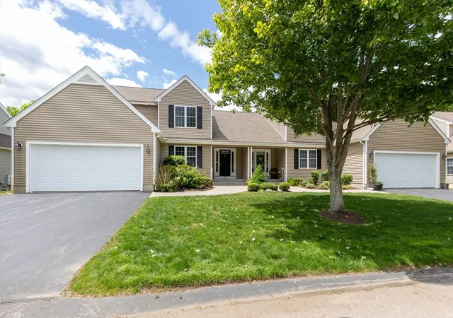 3rd image of 18 Captain Carlson Way #18, West Bridgewater, MA 02379 | MLS# 73525487