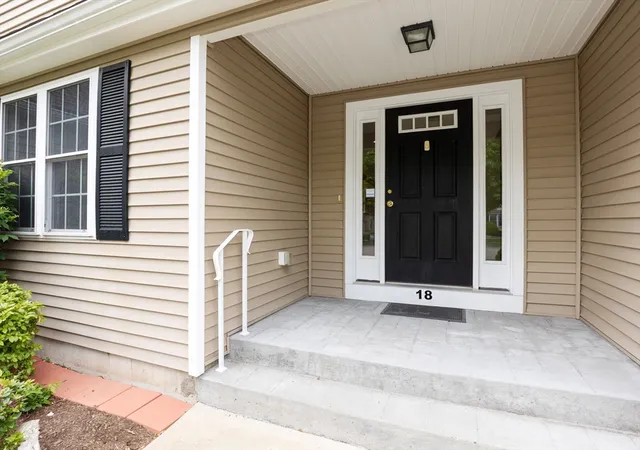 4th image of 18 Captain Carlson Way #18, West Bridgewater, MA 02379 | MLS# 73525487