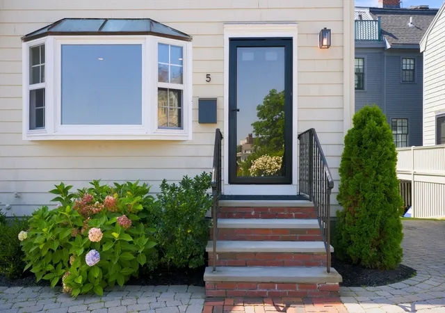 Photo 3 of Sale Pending at 5 Leslie Cove, Marblehead, MA 01945 | MLS# 73568011 | Listing updated on 2026-09-08