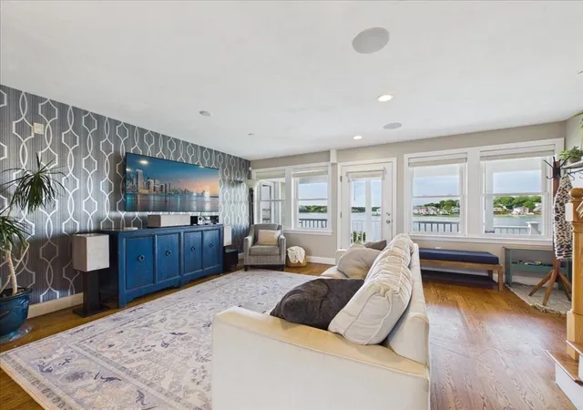 Homes for sale in Hull, MA | 7 Bay St #3, Hull, MA 02045 | MLS# 73526181