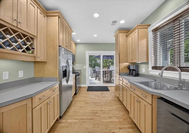 2nd image of 21 Willow St, Brockton, MA 02301 | MLS# 73553920