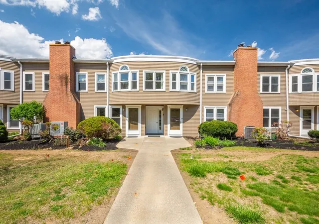 1st image of 75 Page Rd #16, Bedford, MA 01730 | MLS# 73517161