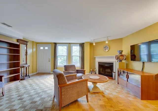 3rd image of 75 Page Rd #16, Bedford, MA 01730 | MLS# 73517161