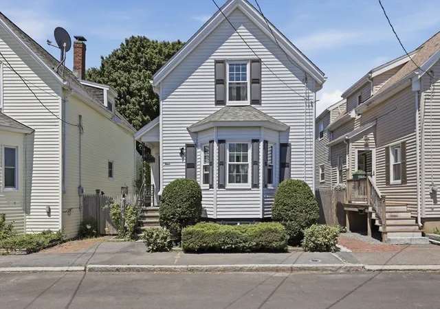 Homes for sale in Salem, MA | 4 Waite St, Salem, MA 01970 | MLS# 73532991