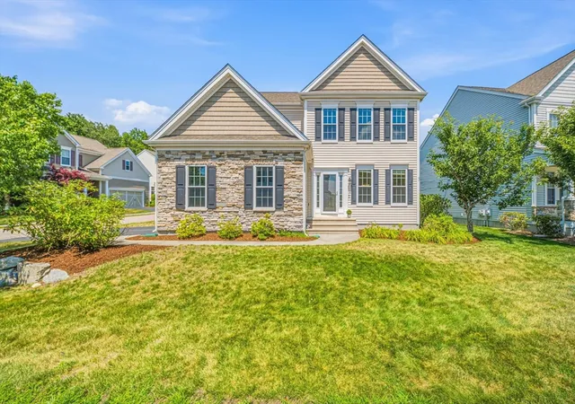 2nd image of 14 Autumn Ridge Dr, Hopkinton, MA 01748 | MLS# 73549814