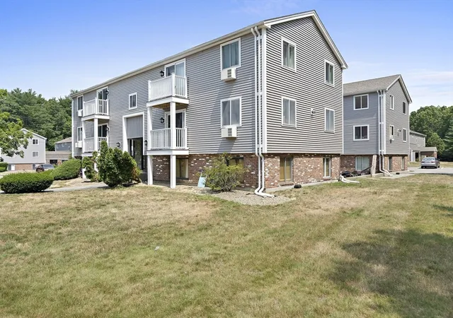 2nd image of 8 Royal Dane Dr, Marshfield, MA 02050