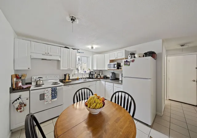 3rd image of 8 Royal Dane Dr #65, Marshfield, MA 02050 | MLS# 73550183
