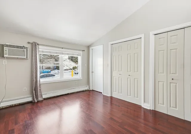 image of 6 Adams Ct, Amesbury, MA 01913