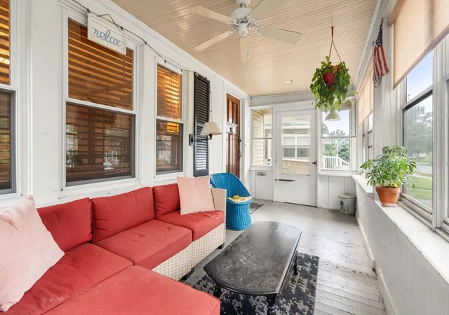 Photo 3 of Sale Pending at 137 Belvidere St, Springfield, MA 01108 | MLS# 73564202 | Listing updated on 2026-09-23
