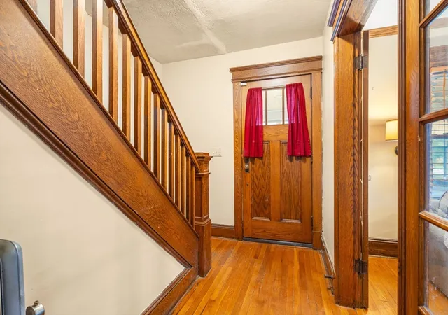 Photo 4 of Sale Pending at 137 Belvidere St, Springfield, MA 01108 | MLS# 73564202 | Listing updated on 2026-09-23