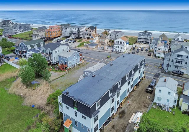 3rd image of 113 N End Blvd, Salisbury, MA 01952