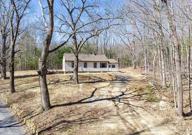 Homes for sale in Dudley, MA | 72 Nw Schoolhouse Rd, Dudley, MA 01571 | MLS# 73479573
