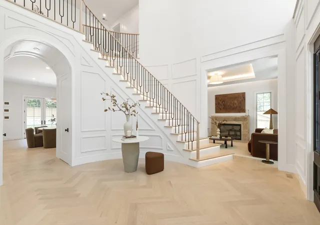2nd image of 101 Alban Rd, Waban, MA 02468 | MLS# 73525298