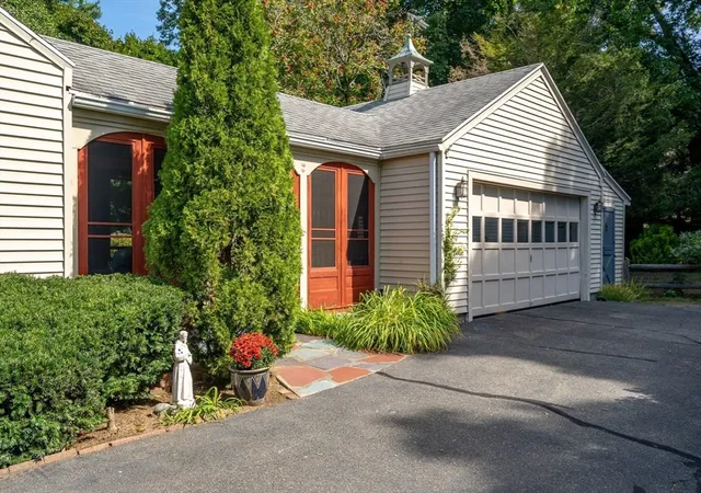 Homes for sale in Longmeadow, MA | 139 Burbank Road, Longmeadow, MA 01106 | MLS# 73548924