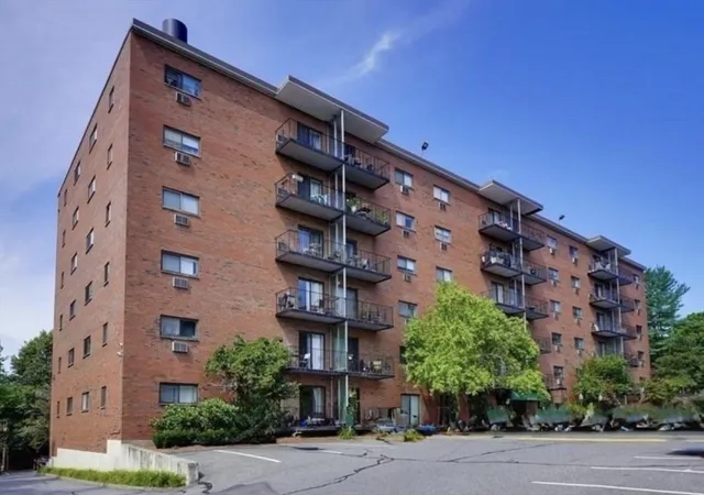 3rd image of 1321 Worcester Road #303, Framingham, MA 01701 | MLS# 73550164