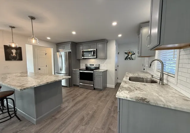 2nd image of 15 High St, Billerica, MA 01821 | MLS# 73535631