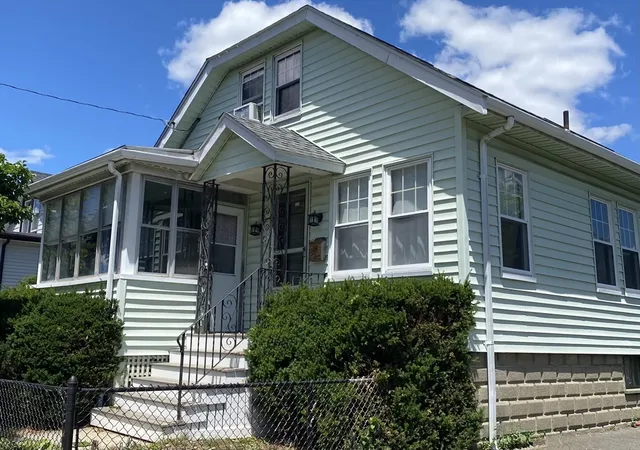 Homes for sale in Medford, MA | 16 Glenwood Ave, Medford, MA 02155 | MLS# 73537583