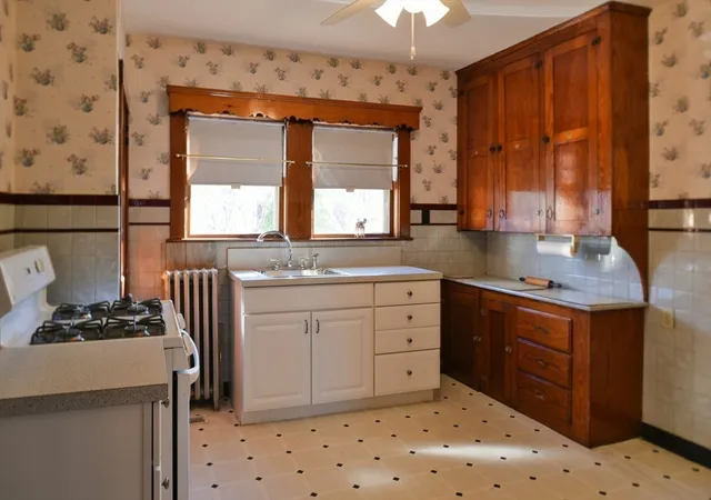 Homes for sale in Medford, MA | 16 Glenwood Ave, Medford, MA 02155 | MLS# 73537583