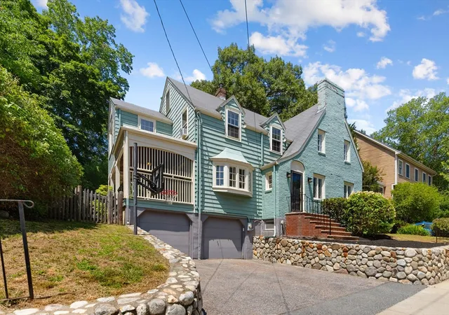 2nd image of 49 Hillsdale Rd, Arlington, MA 02476 | MLS# 73559827