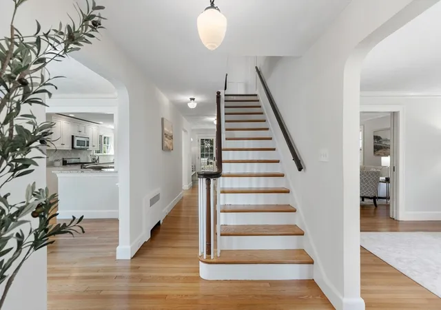4th image of 49 Hillsdale Rd, Arlington, MA 02476 | MLS# 73559827