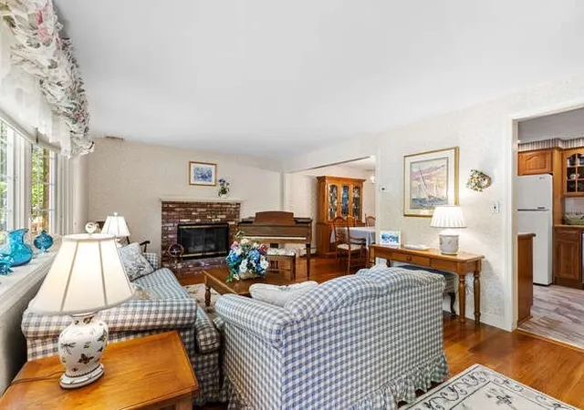 Homes for sale in Burlington, MA | 22 Marrett, Burlington, MA 01803 | MLS# 73538200