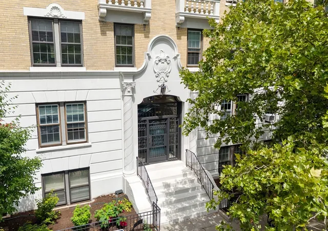 2nd image of 1272 Beacon St, Brookline, MA 02446