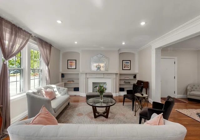 5th image of 1272 Beacon St, Brookline, MA 02446