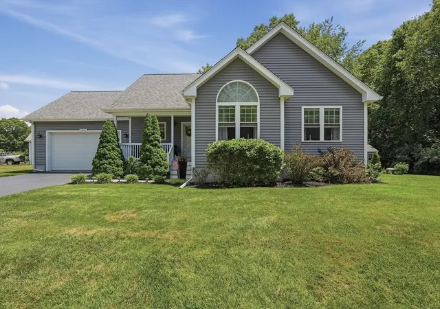 Homes for sale in Dighton, MA | 1001 Bayberry Dr, Dighton, MA 02715 | MLS# 73536169