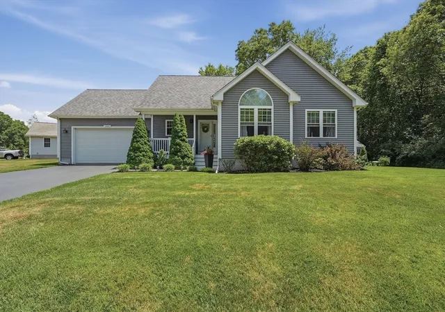 Homes for sale in Dighton, MA | 1001 Bayberry Dr, Dighton, MA 02715 | MLS# 73536169