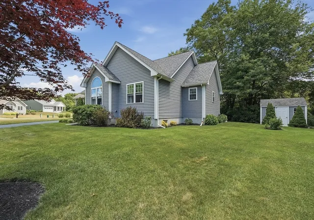 Photo 4 of Single family home for sale at 1001 Bayberry Dr, Dighton, MA 02715 | MLS# 73536169 | Listing updated on 2026-09-24