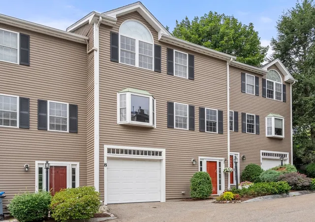 2nd image of 600 Trapelo Rd #8, Waltham, MA 02452 | MLS# 73553607