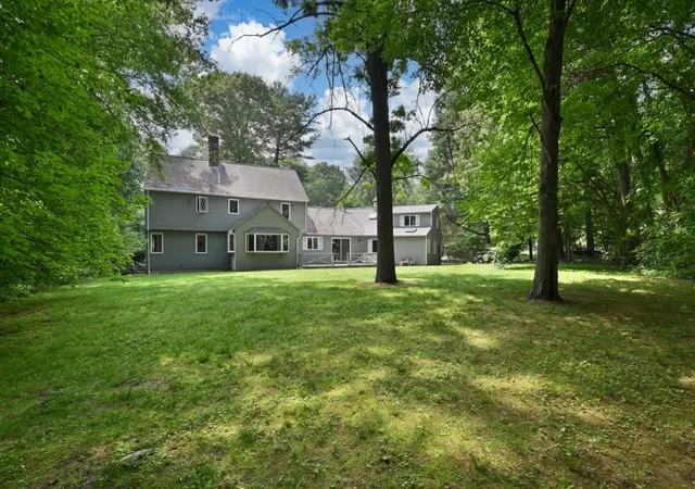 4th image of 18 Strawberry Hill Ln, Danvers, MA 01923 | MLS# 73536283