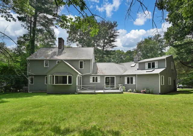 5th image of 18 Strawberry Hill Ln, Danvers, MA 01923 | MLS# 73536283
