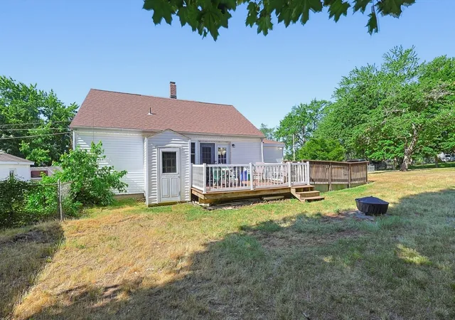 4th image of 16 Lakeview St, Blackstone, MA 01504 | MLS# 73552699