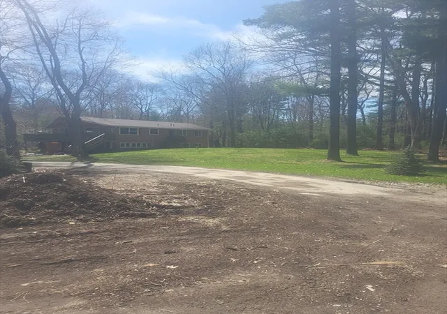 Photo 2 of Sale Pending at 965 Temple St, Duxbury, MA 02332 | MLS# 73502198 | Listing updated on 2026-08-26