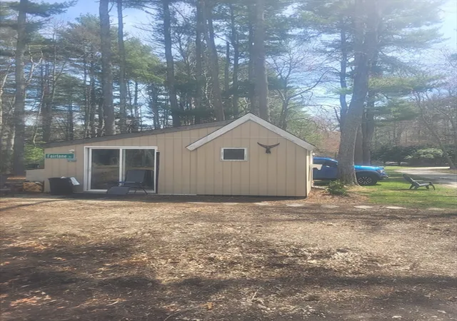 Photo 4 of Sale Pending at 965 Temple St, Duxbury, MA 02332 | MLS# 73502198 | Listing updated on 2026-08-26
